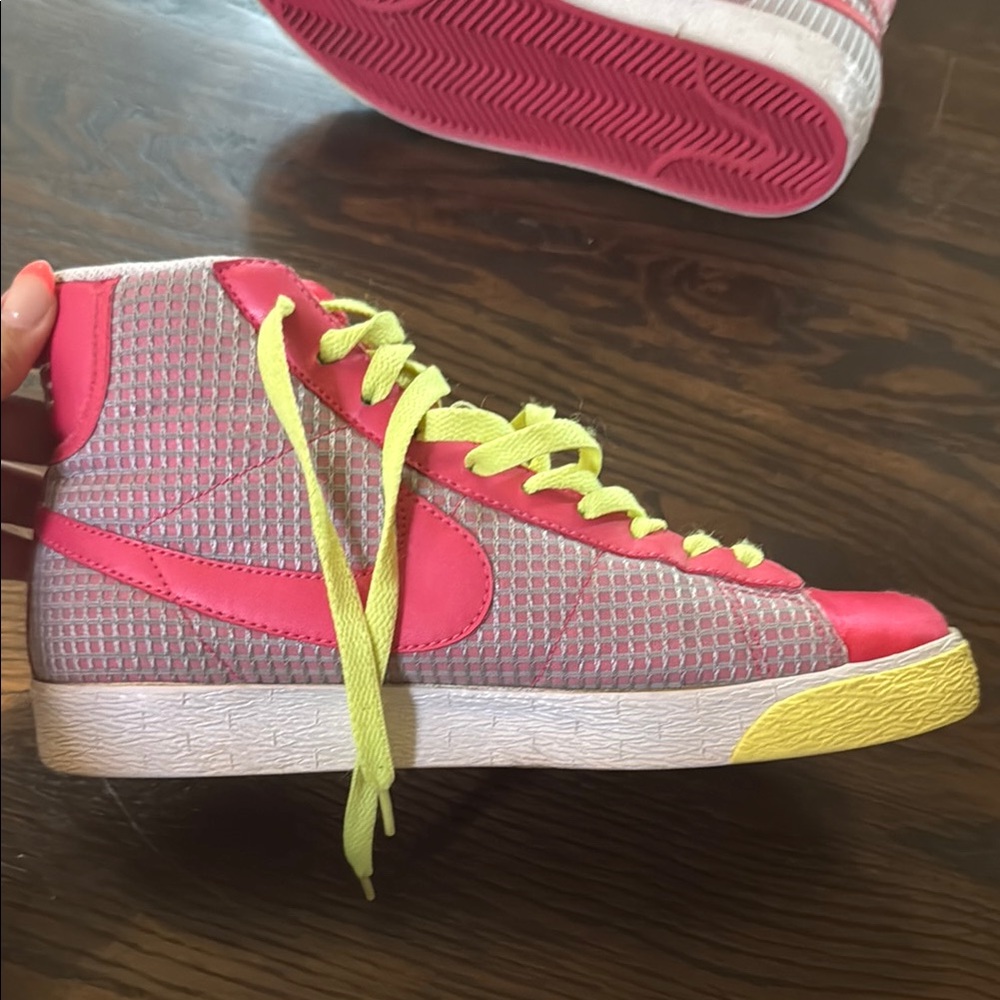 Nike Pink and yellow exclusive blazers - Picture 4 of 6